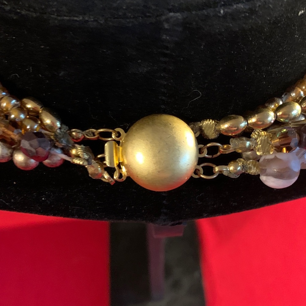 Elegant Gold and Cream Beaded Necklace - Picture 3 of 6